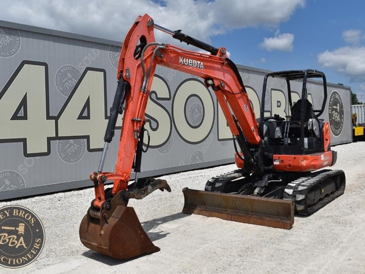 2019-kubota-kx057-4-image-1