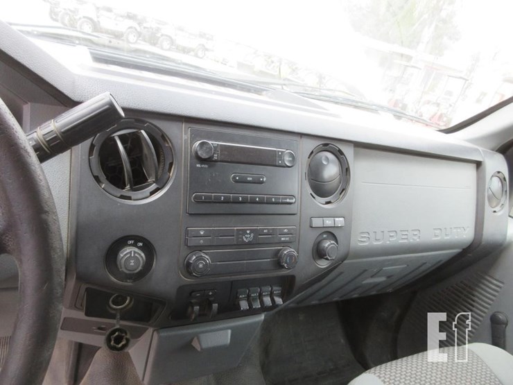 2014-ford-f250-xl-image-9