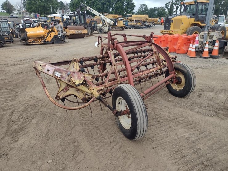 new-holland-258-image-17