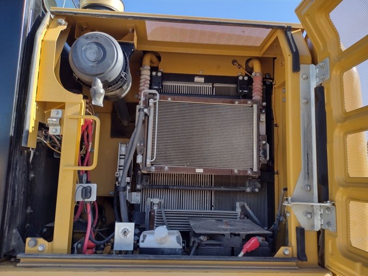 caterpillar-318e-image-18