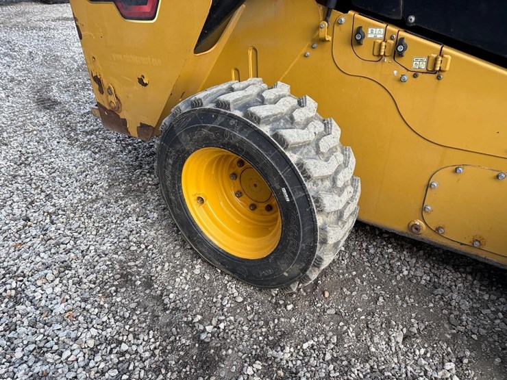 2020-caterpillar-272d3-image-13
