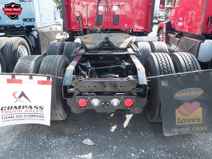 2025-kenworth-t680-image-17