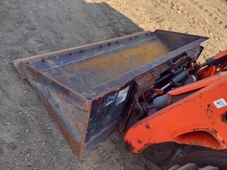 kubota-ssv75-image-16