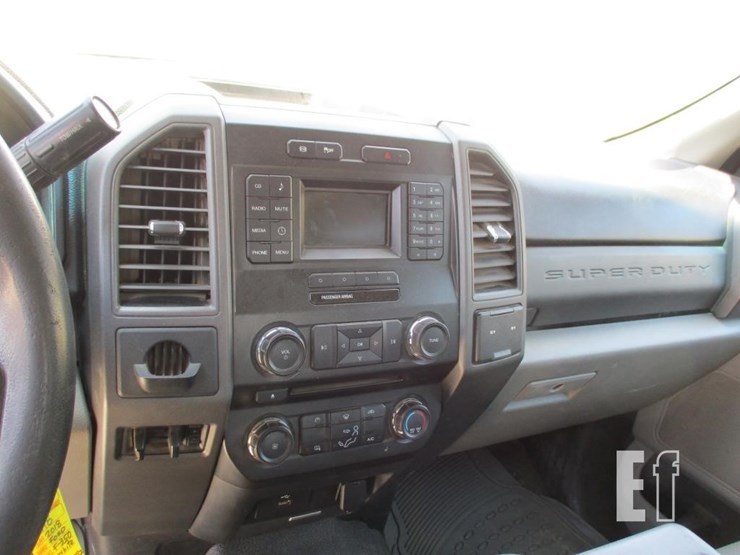 2018-ford-f350-image-8