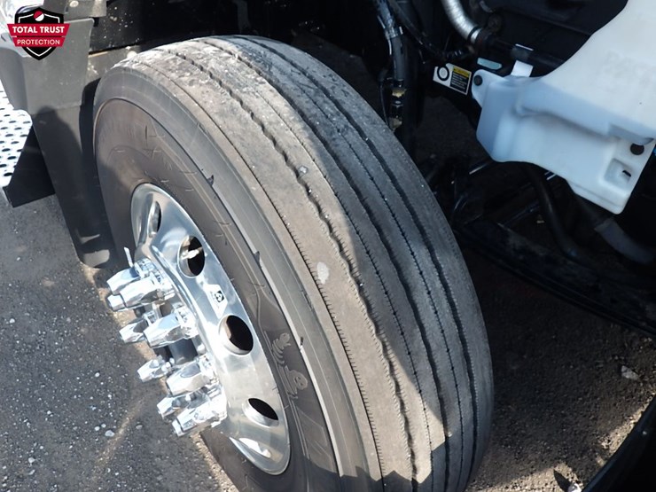 2024-kenworth-t680-image-24