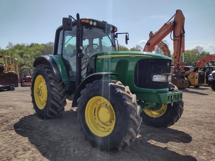 john-deere-7520-image-25