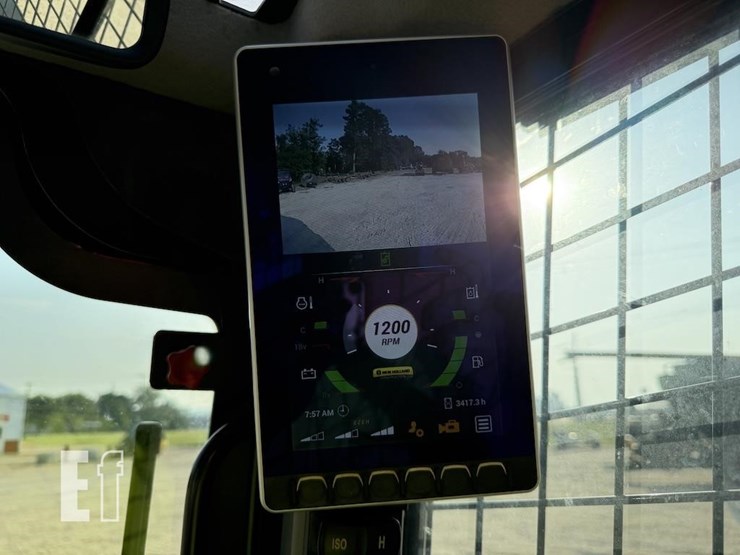 new-holland-l320-image-10