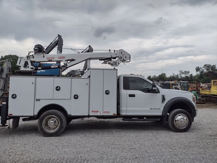 18-ford-f550-image-3