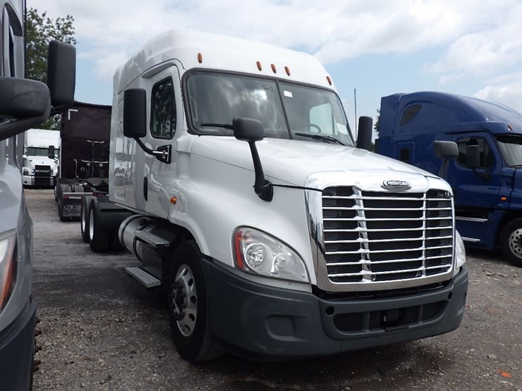 2018-freightliner-cascadia-125-evolution-image-5