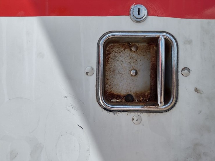 peterbilt-357-image-25