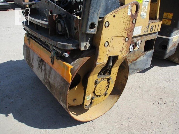 2005-caterpillar-cb-334e-image-13