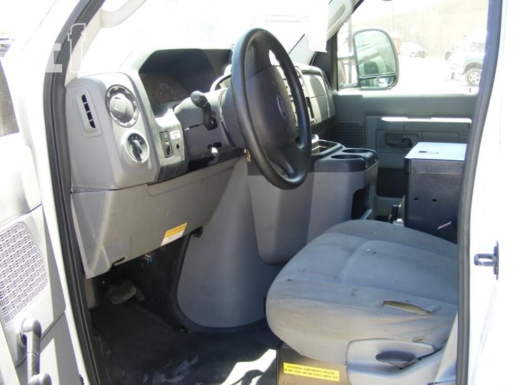 2010-ford-e250-image-7