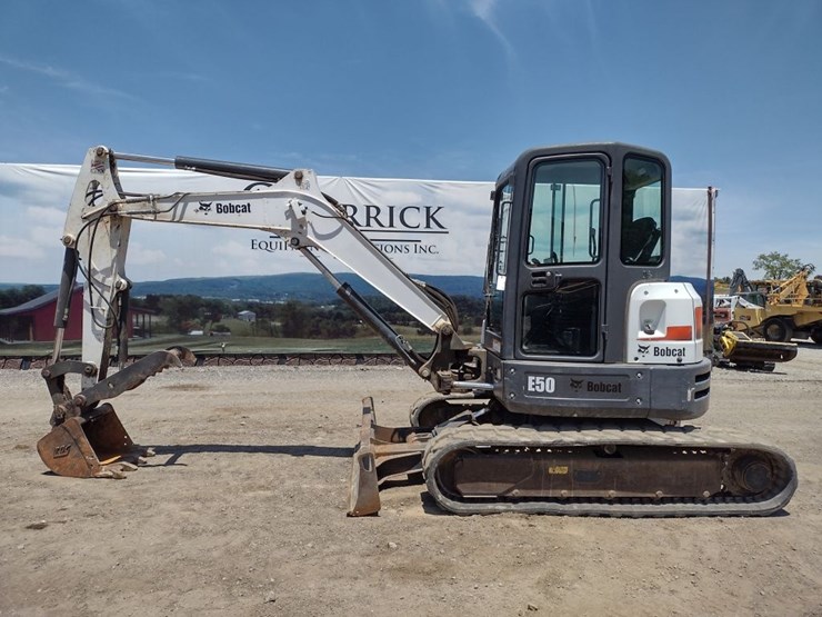 bobcat-e50-image-1