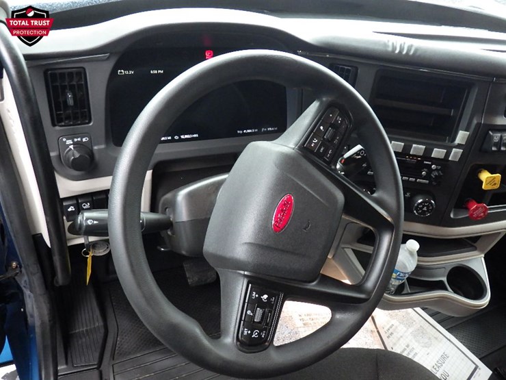 2023-peterbilt-579-image-19
