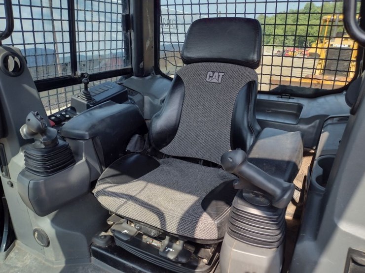 caterpillar-d6k2-xl-image-14
