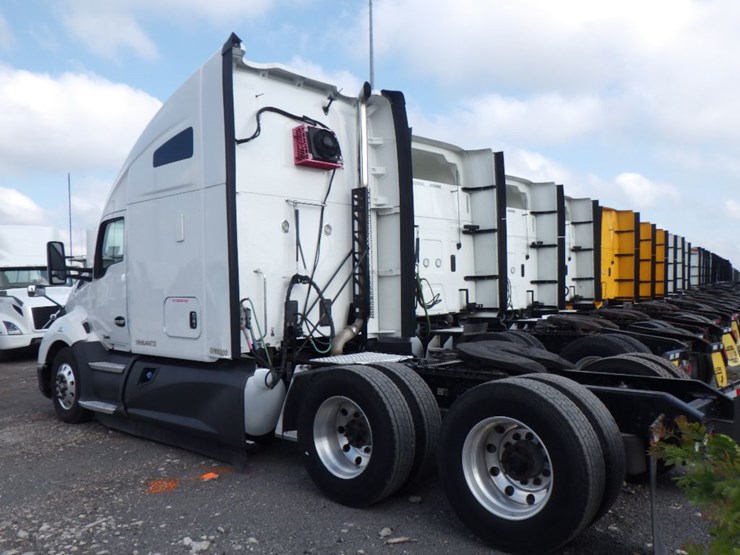 2021-kenworth-t680-image-13