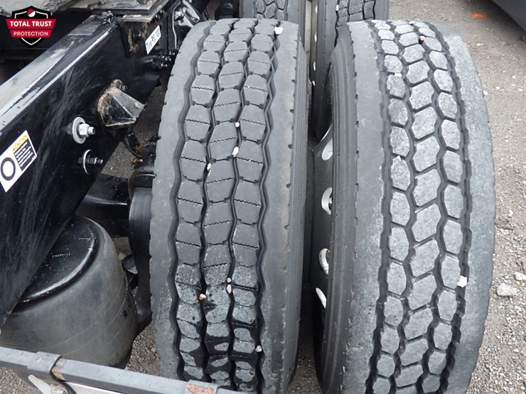 2023-kenworth-t680-image-12