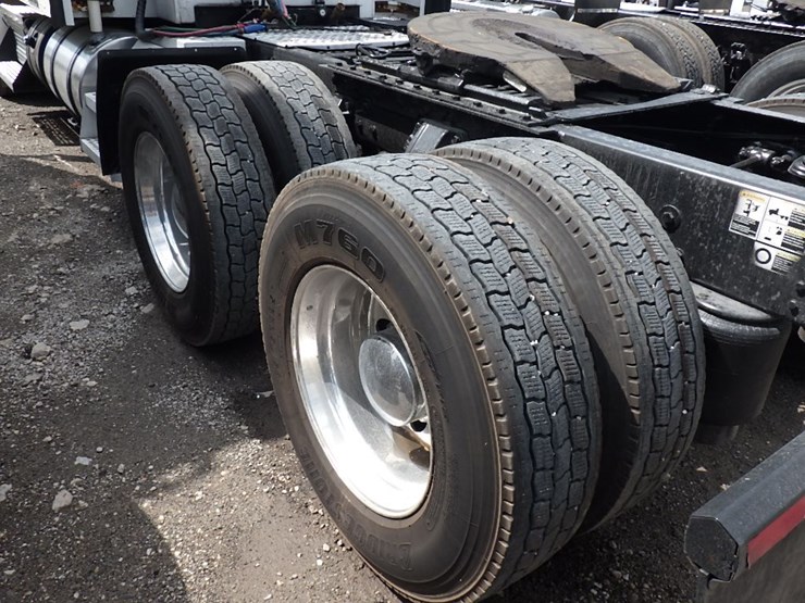 2016-kenworth-t800-image-14