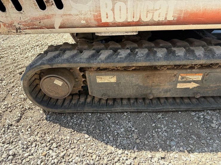 2001-bobcat-331-image-12