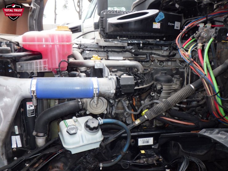2020-freightliner-cascadia-126-image-21