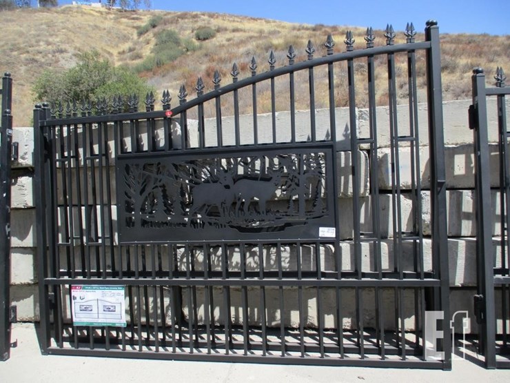 7'-x-20'-bi-parting-driveway-farm-gate-image-1