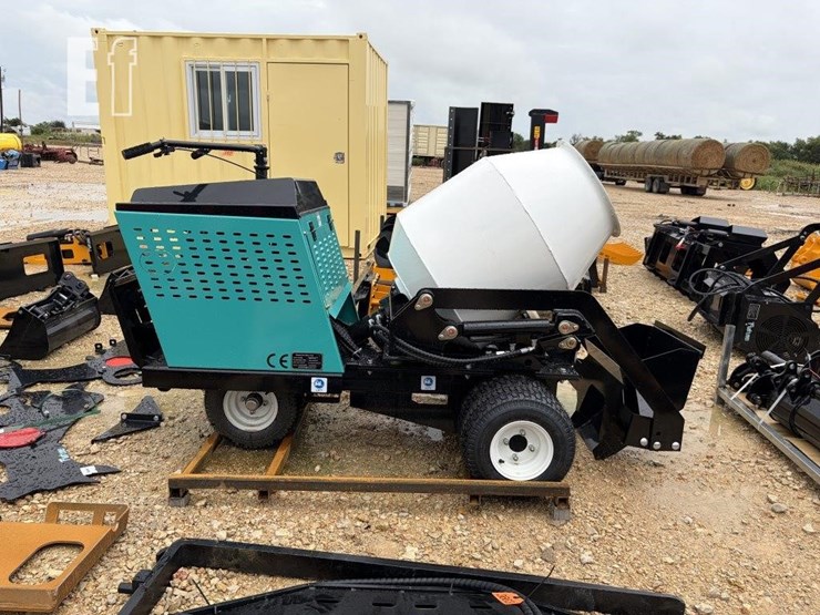 future-mt800-mini-wheel-mixer-truck-image-2