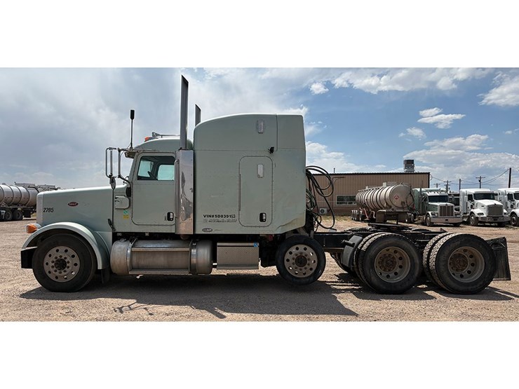 2005-peterbilt-378-image-2