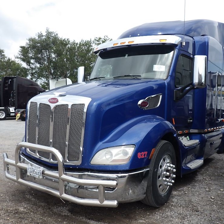 2017 PETERBILT 579