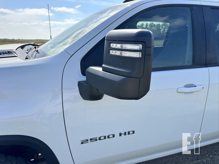 2021-chevrolet-silverado-2500hd-lt-image-11