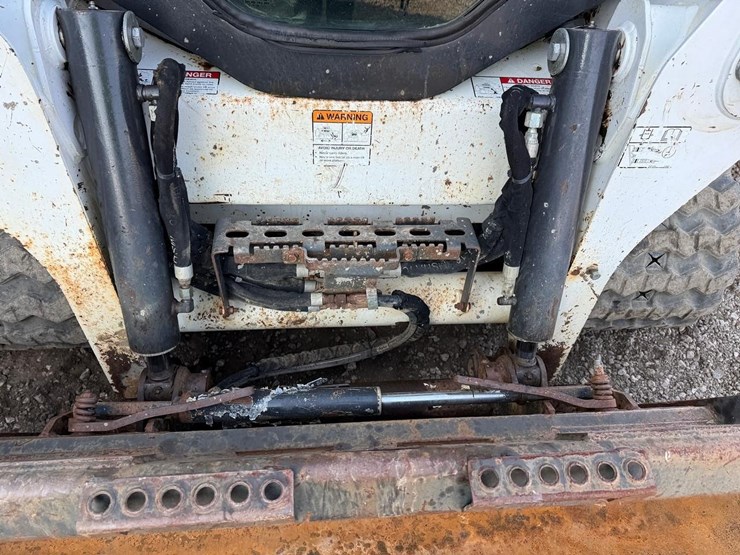 2020-bobcat-t595-image-10