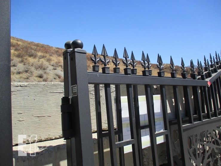 7'-x-20'-bi-parting-driveway-farm-gate-image-2