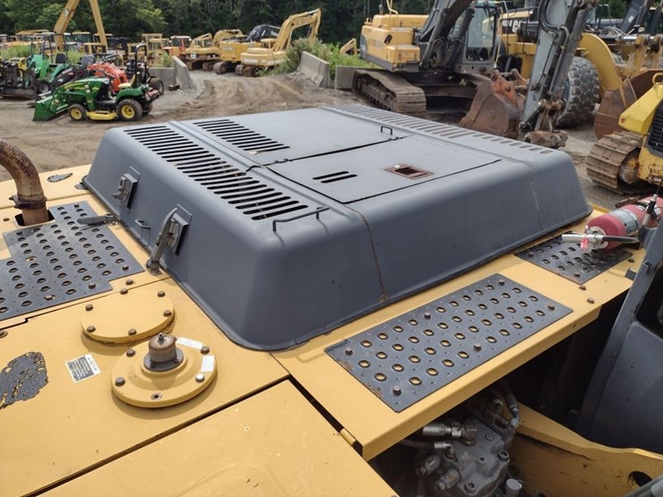 2007-deere-270d-lc-image-37