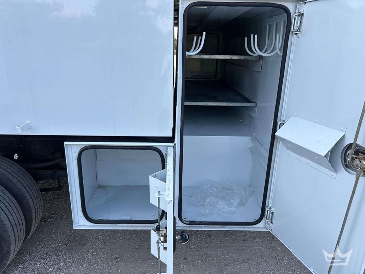 2019-ford-f450-image-25