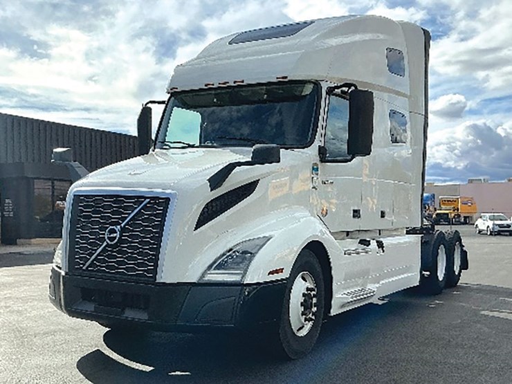 2021-volvo-vnl-760-image-1