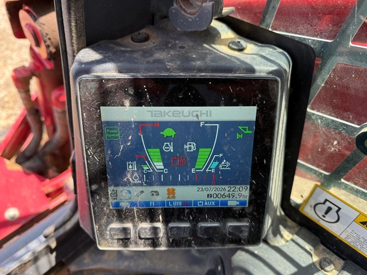 2023-takeuchi-tl12v2-image-21