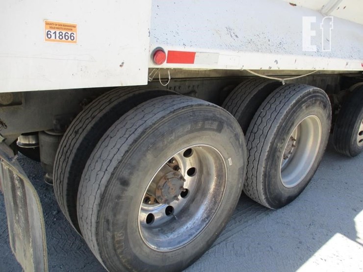 2014-freightliner-cascadia-125-image-29