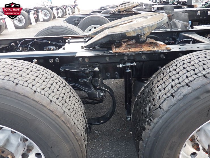 2024-kenworth-t680-image-6