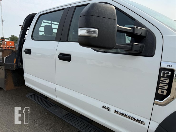 2017-ford-f550-xl-image-13
