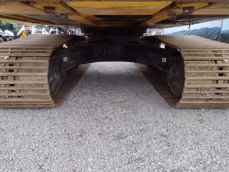 deere-380g-lc-image-34