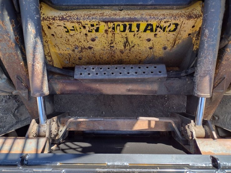 new-holland-l175-image-18
