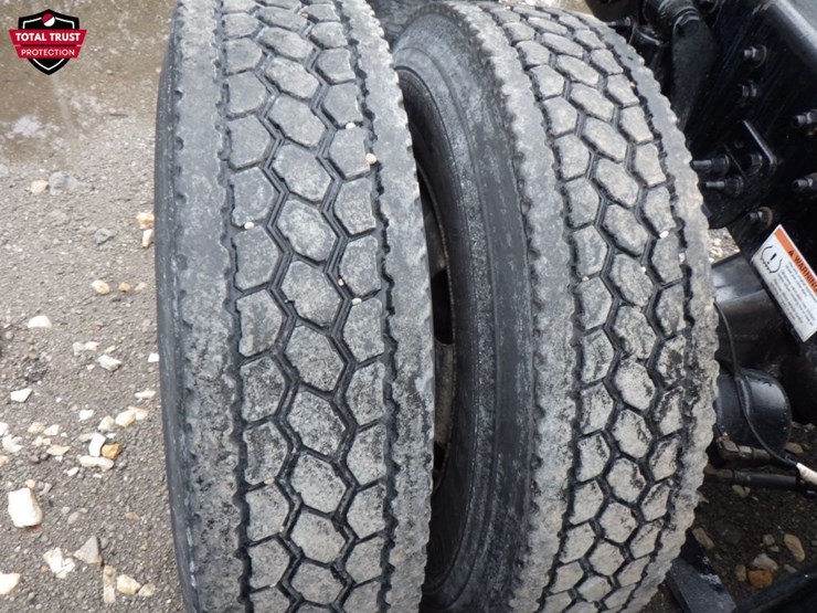 2022-freightliner-cascadia-126-image-9