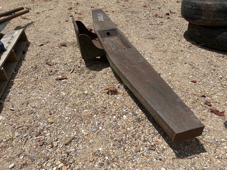 #40187-•-heavy-duty-rear-truck-bumper-image-1