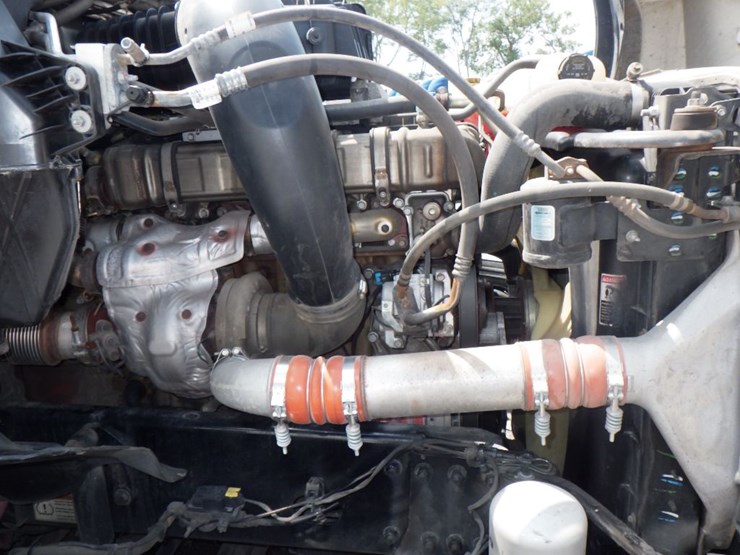 2021-freightliner-cascadia-126-image-26