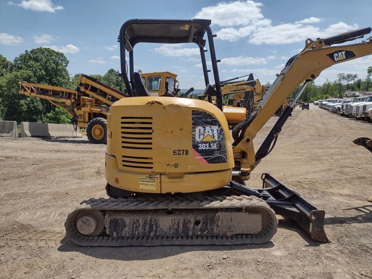 caterpillar-303-image-23