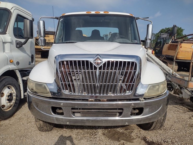 international-durastar-4300-image-1