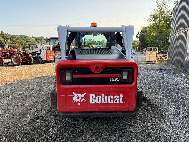 2020-bobcat-t595-image-3