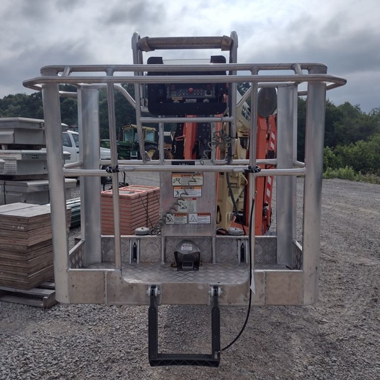JLG X600AJ