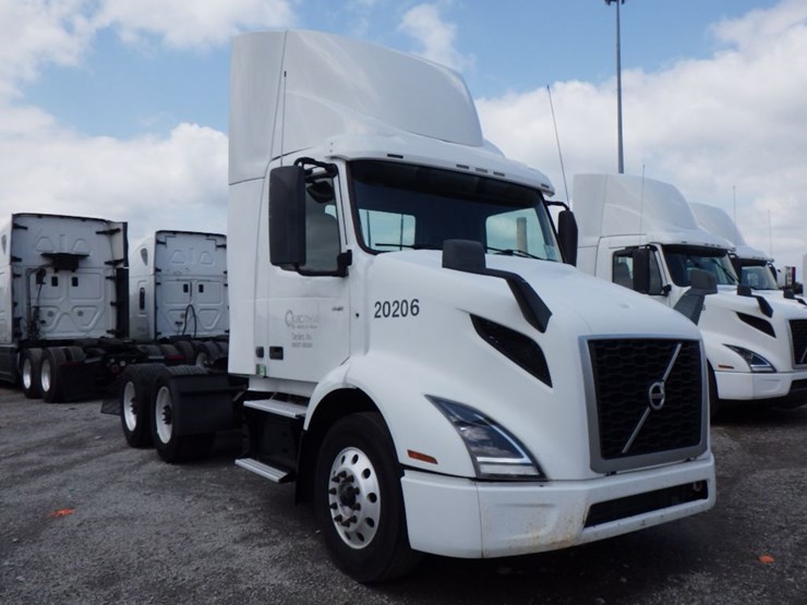 2020-volvo-vnr300-image-3