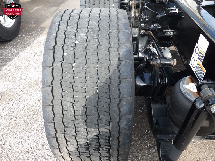 2024-kenworth-t680-image-14