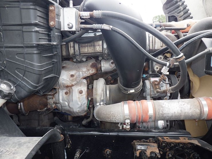 2016-freightliner-cascadia-125-evolution-image-32